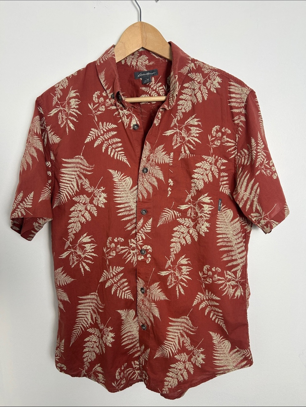 Eddie Bauer Hawaiian Shirt Mens M Tropical Vacation Camp Shirt Summer Button Up